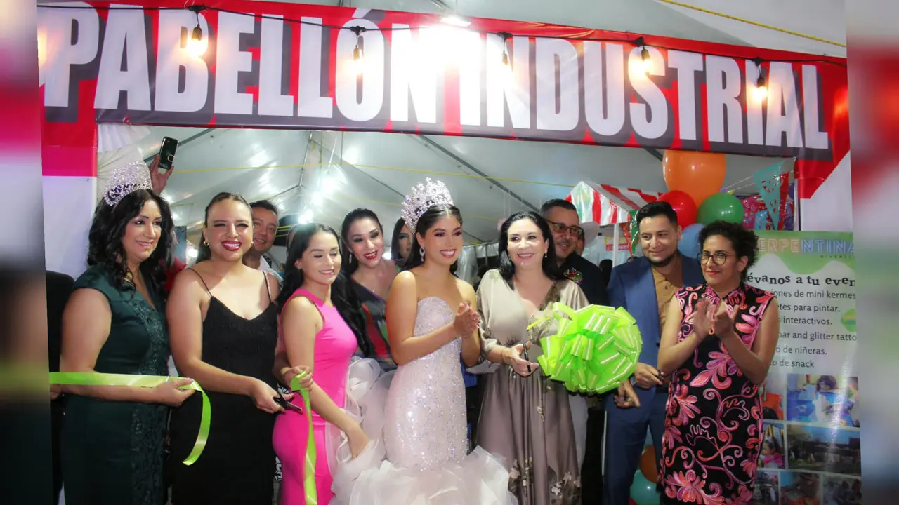 Inauguran la Feria de la Manzana 2023, en Canatlán