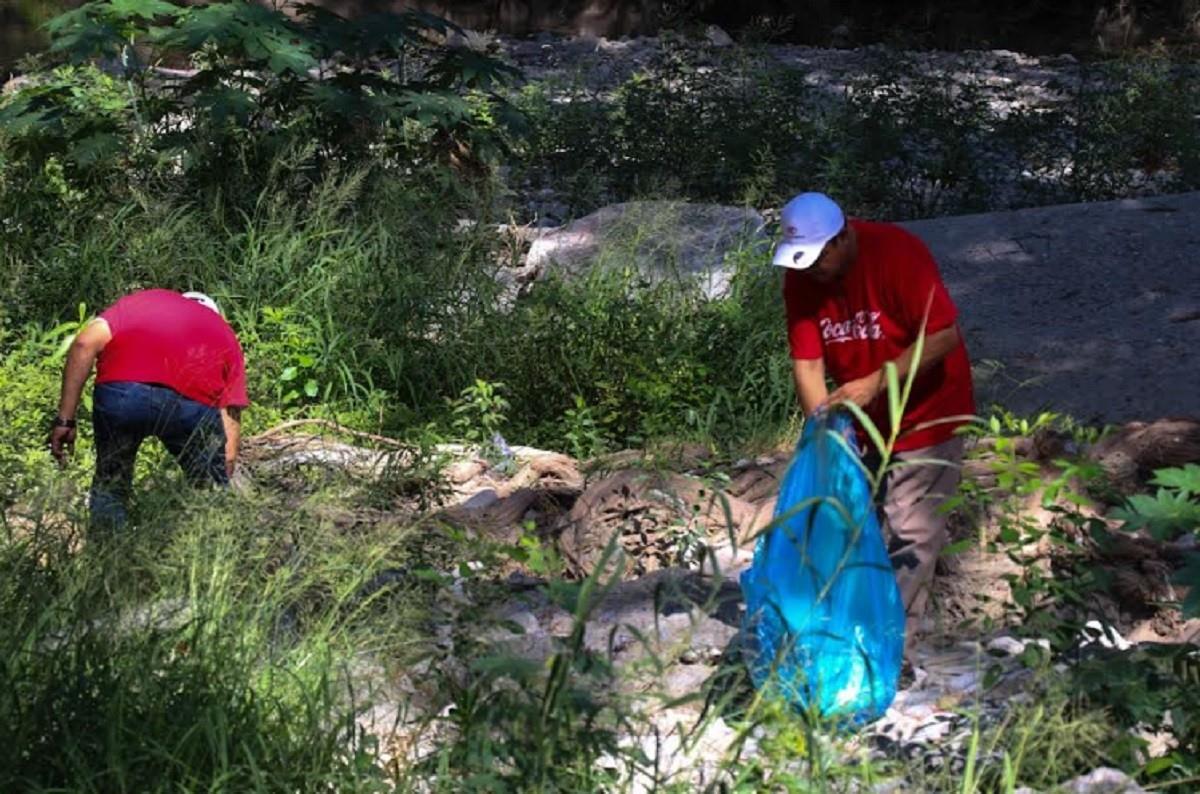 Realizan limpieza en márgenes del río La Silla en Guadalupe