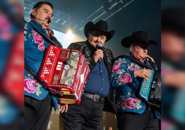 Presentes Los Huracanes del Norte en el Grito de Independencia en Durango