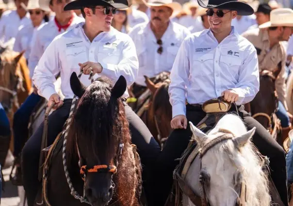 Celebran cabalgando el 427 aniversario de la Fundación de Monterrey