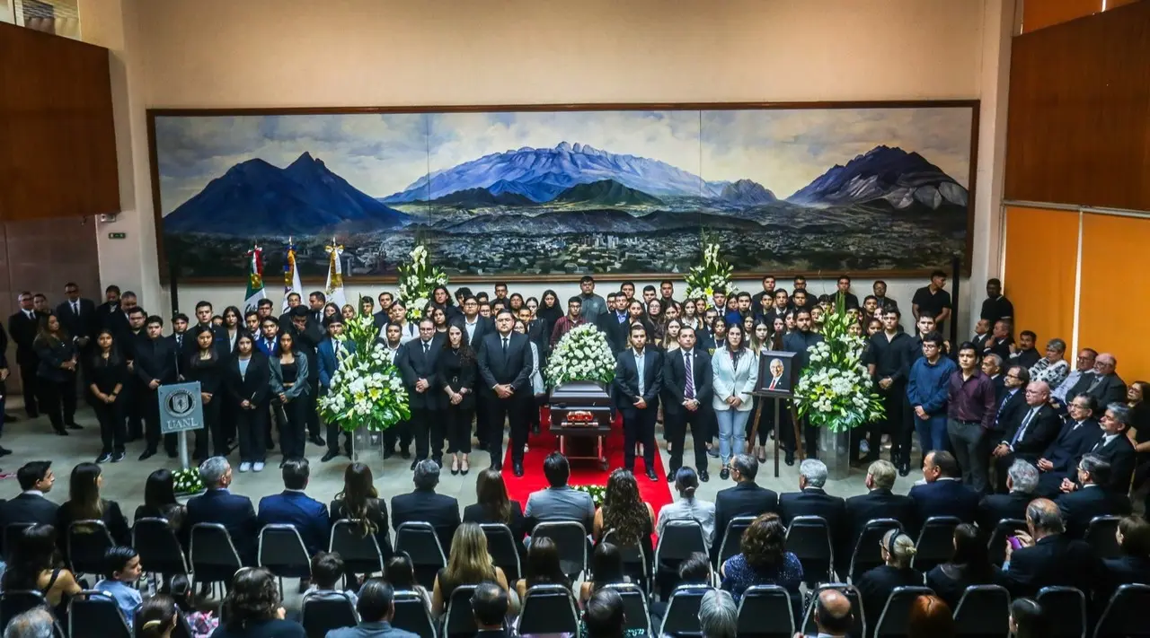 Despedida con honores al doctor Luis Eugenio Todd en la UANL