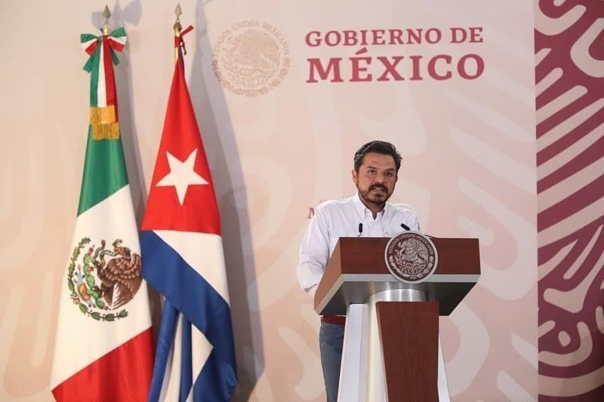 Ampliará México convenio con médicos cubanos por un año más