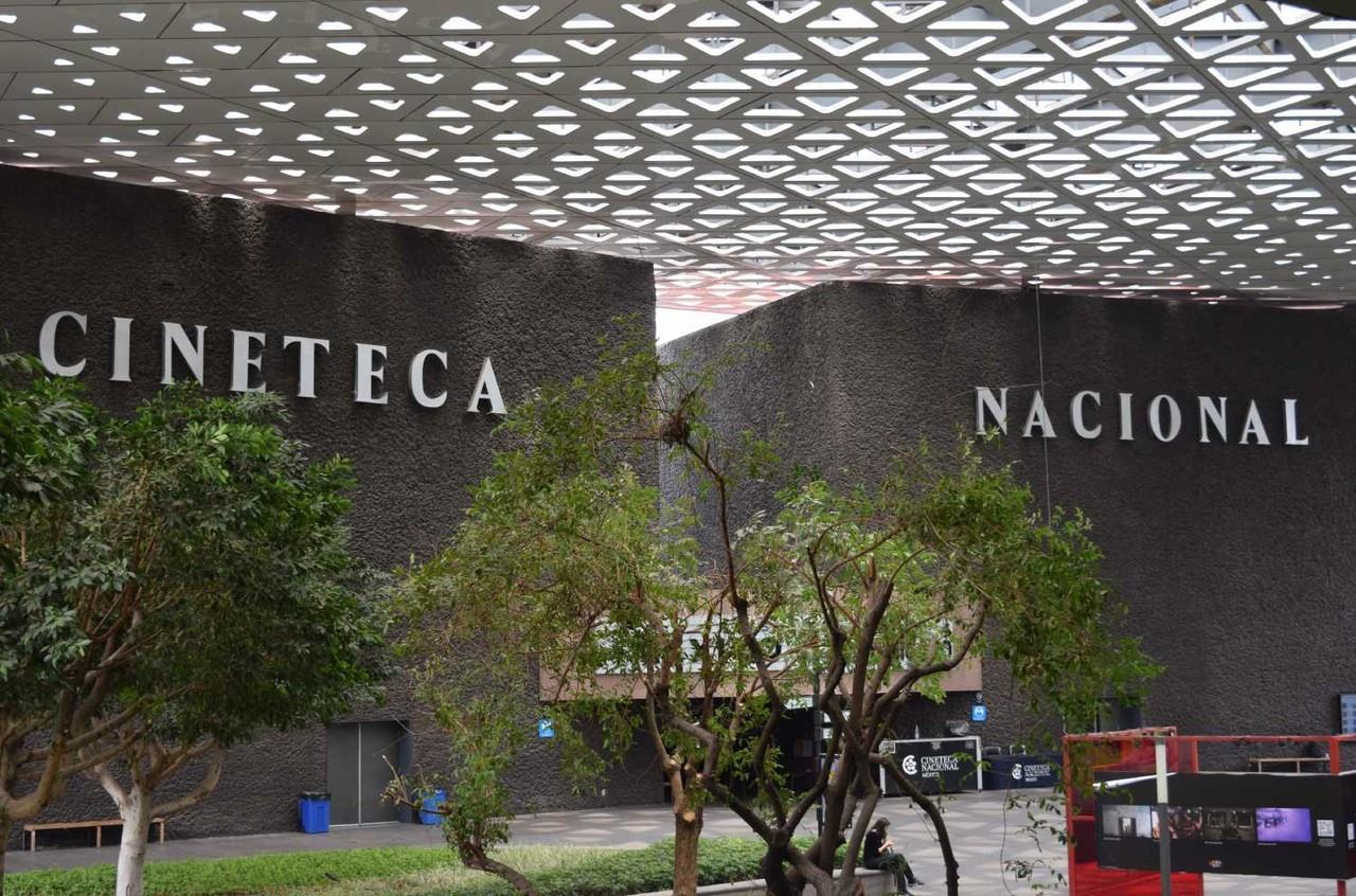 Prohíben entrada a baños de mujeres de la Cineteca a una chica trans