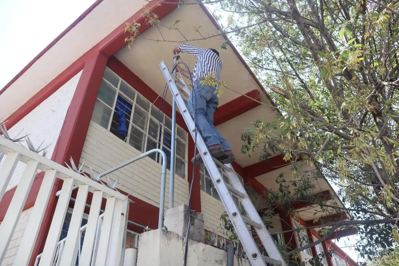 Esta situación había generado altas temperaturas en las aulas, dificultando las labores académicas y afectando a los casi 200 alumnos y maestros. Foto: Cortesía.