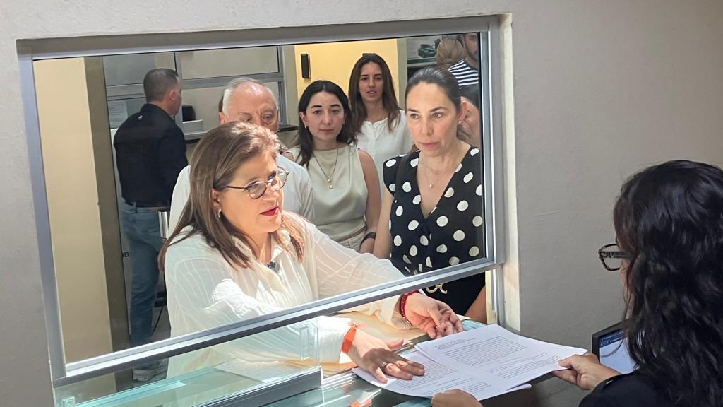 La diputada Sandra Pámanes, presentó una iniciativa para crear la Ley de Protección al Ciclista. Foto. Armando Galicia