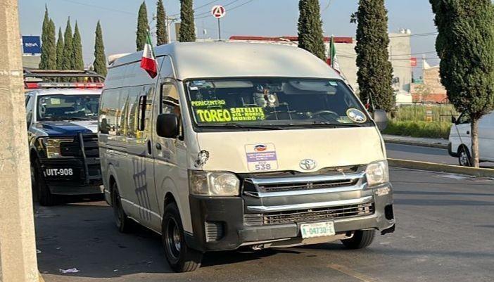 Camioneta de transporte público de la ruta 27.