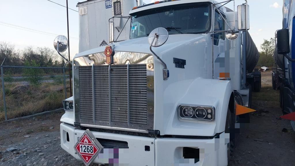 Aseguran 97 mil litros de hidrocarburo y detienen a dos personas en Montemorelos
