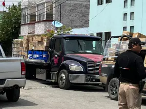 Descubren bodega donde guardaban medicamentos en Ecatepec