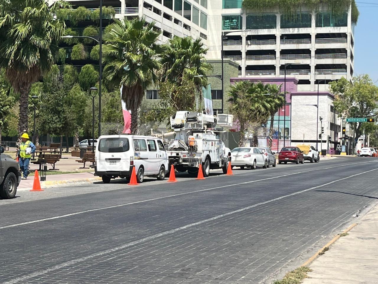 Eliminan riesgos eléctricos alrededor de la Macroplaza previo al Grito