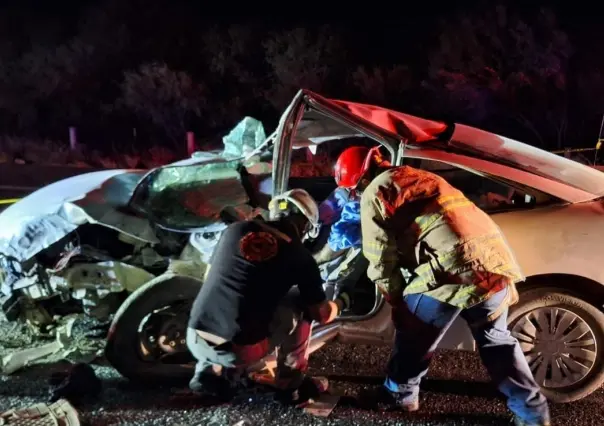 Muere prensado tras choque en carretera