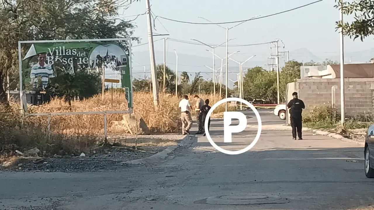 El cuerpo fue hallado en el cruce de la calle Jardines de Cadereyta casi esquina con Juan Escutia cercano al fraccionamiento Jardines de Cadereyta. Foto: Raymundo Elizalde.