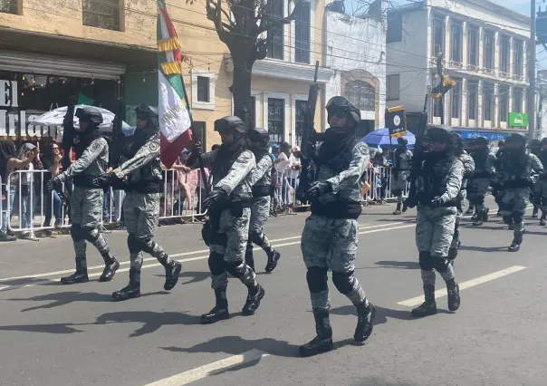 VIDEO: Preside Delfina Gómez Álvarez el desfile Cívico-Militar en Toluca