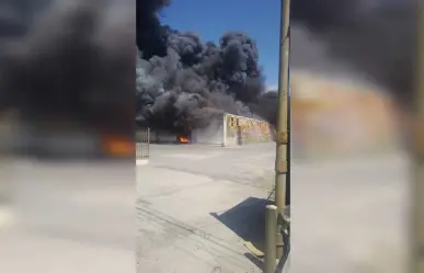 Colapsa nave industrial tras incendio en Salinas Victoria, Nuevo León