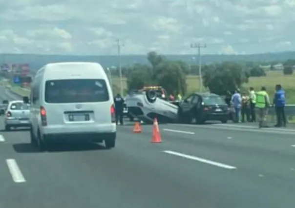 VIDEO: Dejan dos accidentes, un conductor muerto en la autopista México-Pachuca