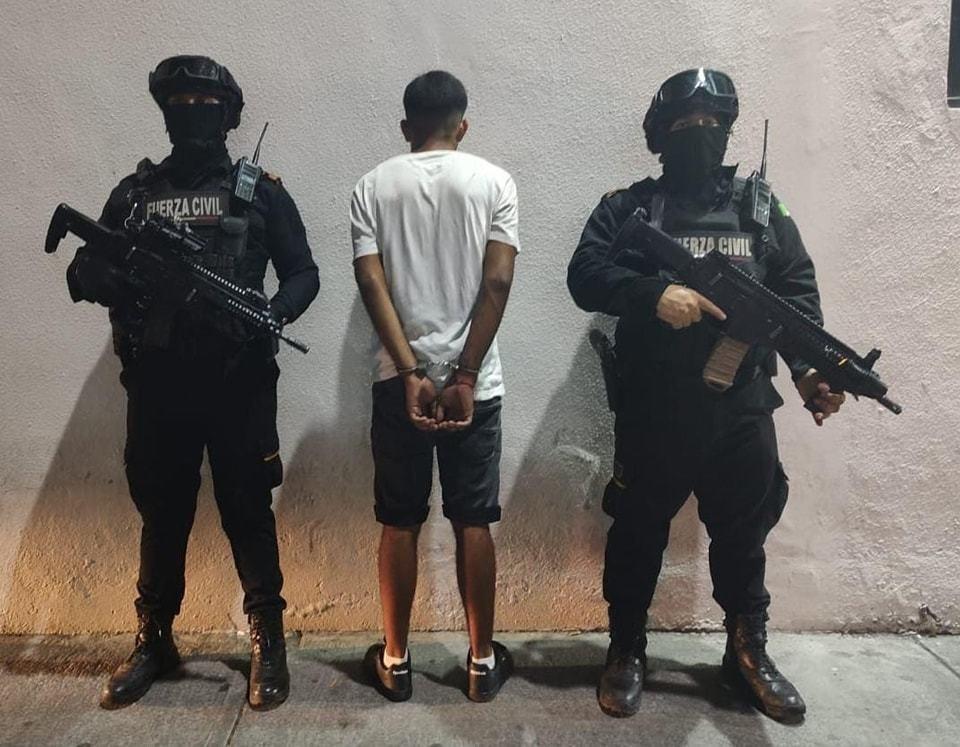 Cae hombre armado y con drogas en la colonia Tierra y Libertad de Monterrey