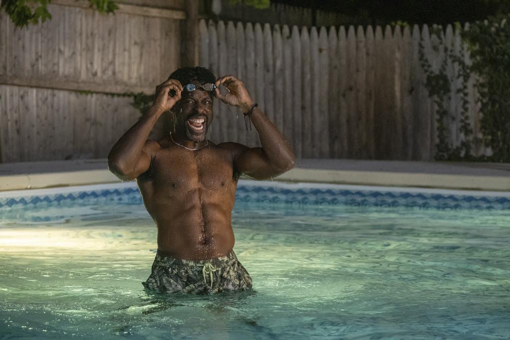 En esta imagen proporcionada por MGM muestra a Sterling K. Brown en una escena de American Fiction. (Claire Folger/MGM-Orion Releasing vía AP)