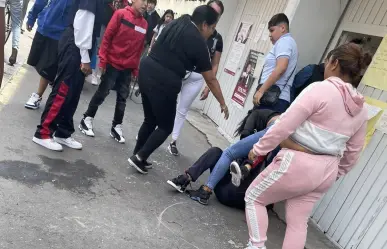 Estudiante de secundaria es golpeada brutalmente por dos mujeres adultas