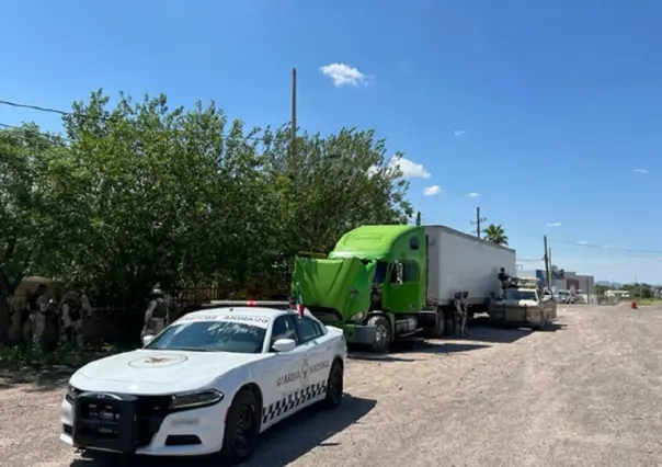 Aseguran metanfetamina líquida en tanque de gasolina de tractocamión en Sonora