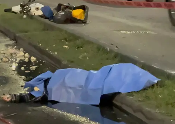 Muere motociclista al impactar su unidad contra el pavimento en Iztapalapa