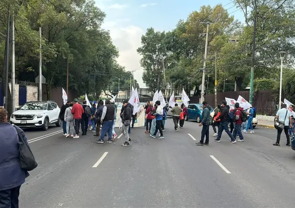 Toman el INVI y cierran vialidades solicitantes de vivienda