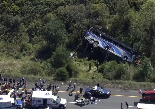 Trágico accidente de autobús escolar en Nueva York: un muerto y varios heridos