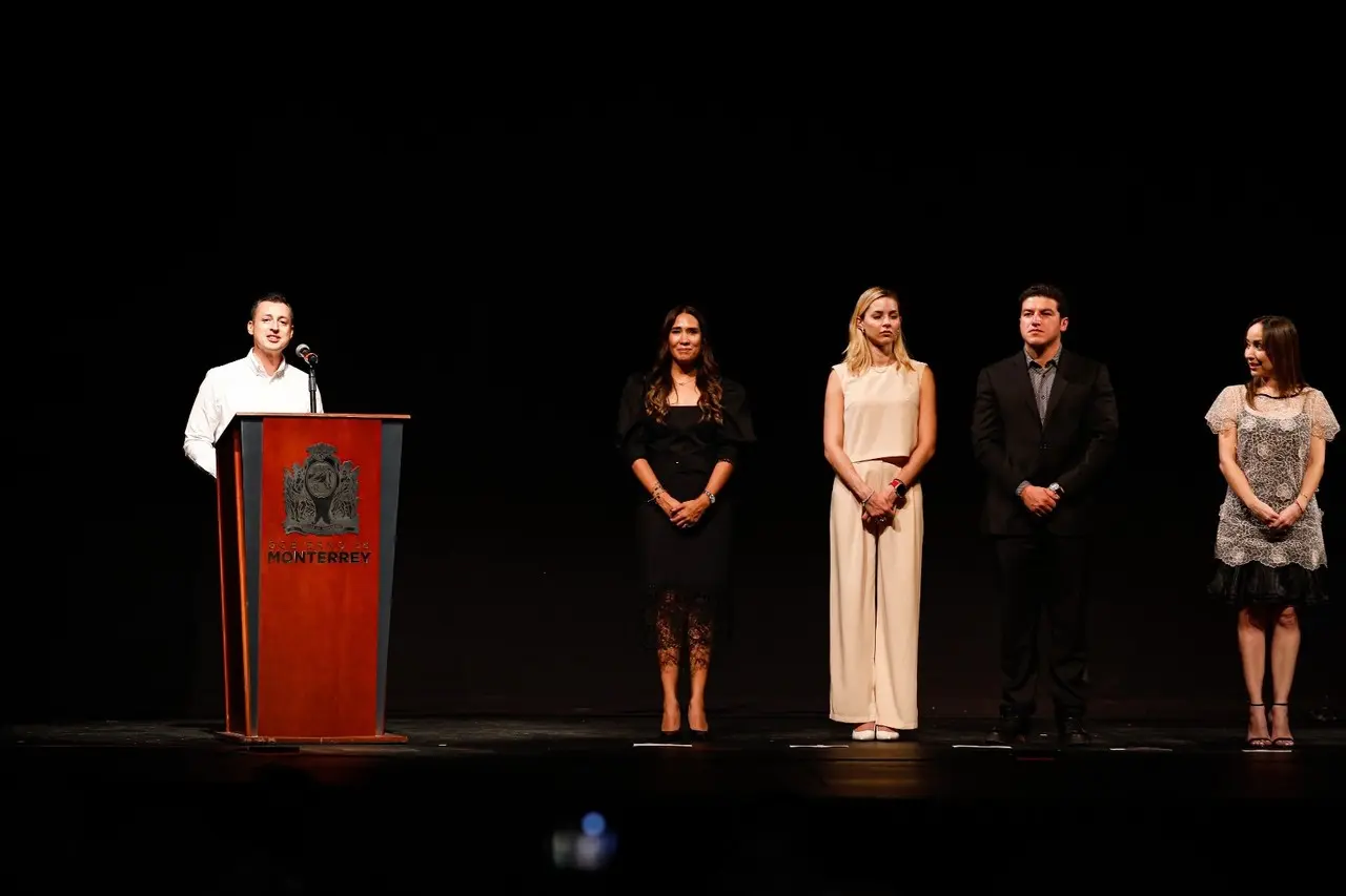 Celebra Monterrey 427 aniversario con obra de teatro Olvidarás el fuego
