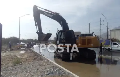 Retroexcavadora rompe tubería en García