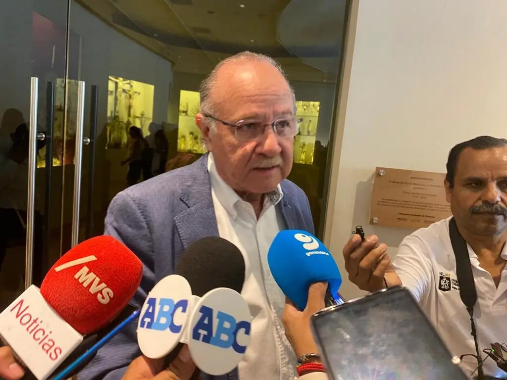 Navarro Velasco aseguró que son los políticos del PRI y PAN son quienes tienen miedo de que el gobernador concrete una candidatura. Foto: Rosy Sandoval.