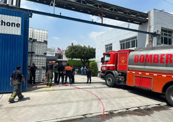 Incendio y evacuación en empresa química: 3 intoxicados y 30 personas desalojadas