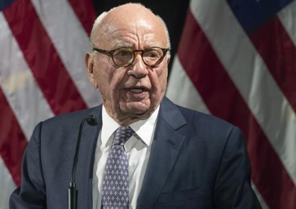 Renuncia Rupert Murdoch como presidente de la cadena FOX y News Corp