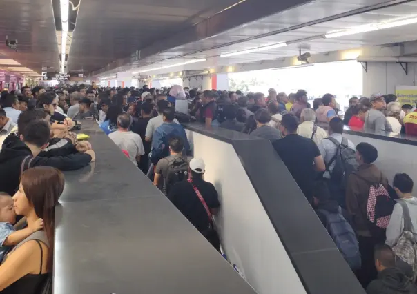 Saturación, retrasos y muchas quejas inundan al Metro esta mañana