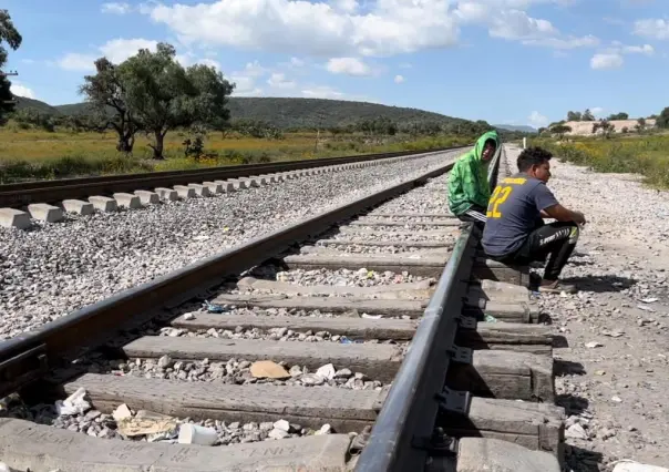 Toman migrantes el tren en Huehuetoca como alternativa hacia EU