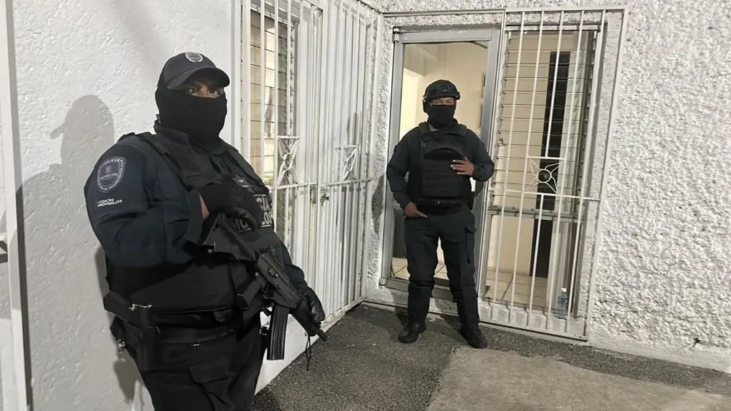 El gobernador de Morelos, Cuauhtémoc Blanco, intentó en varias ocasiones destituir al fiscal Uriel Carmona, herencia del ex gobernador perredista, Graco Ramírez. Foto: X @de_lagunilla.