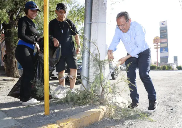 Estudiantes y maestros ponen guapo a Escobedo