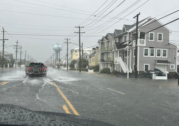 Tormenta “Ophelia” deja 30 mil hogares sin electricidad en Carolina del Norte