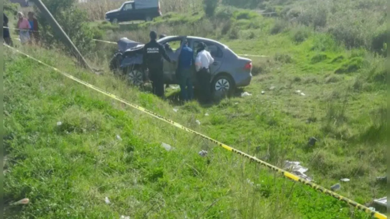 La víctima fue identificada como Mauricio, de unos 30 años, presuntamente conducía a exceso de velocidad cuando perdió el control del auto. Foto: Redes Sociales