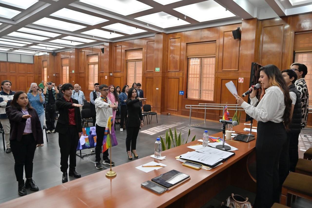 Toman protesta integrantes y liderazgos LGBT Rights Edomex. Crédito: Legismex.