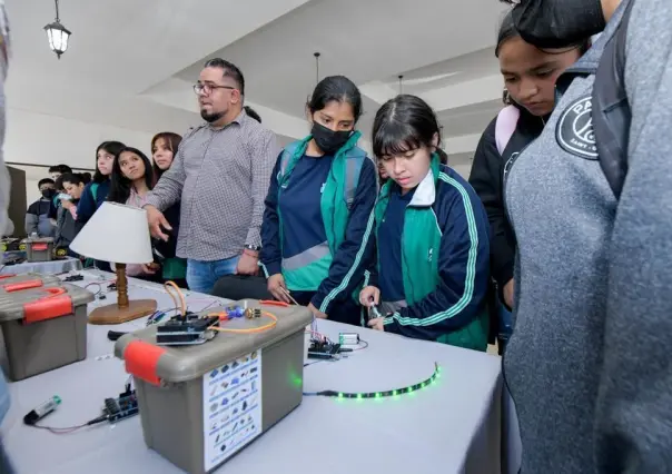 Imparten taller de robótica para alumnos de nivel básico en Atizapán de Zaragoza