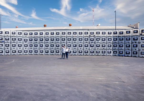 Manuel Guerra dona 100 totems de agua en García