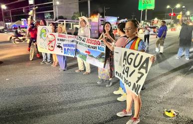 Bloquean vecinos la avenida Gonzalitos por cortes de agua