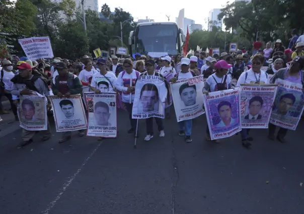 Tensiones gobierno-familiares marcan aniversario Ayotzinapa