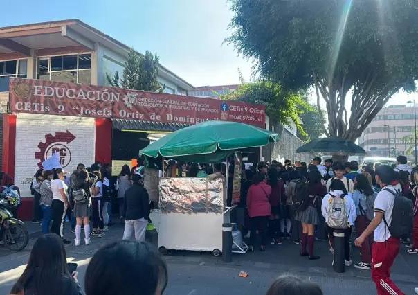 Plaga de chinches invade escuela, alumnos toman instalaciones y suspenden clases