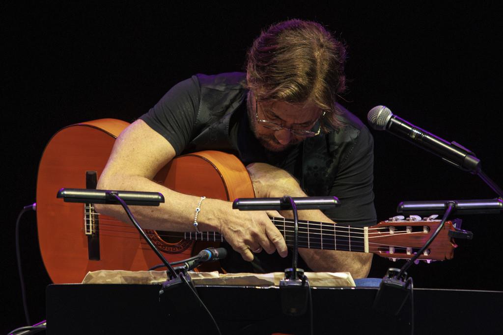 Guitarrista Al Di Meola sufre infarto en pleno escenario