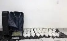 Aseguran maleta con cristal y marihuana en la Central de Autobuses de Torreón