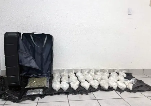 Aseguran maleta con cristal y marihuana en la Central de Autobuses de Torreón