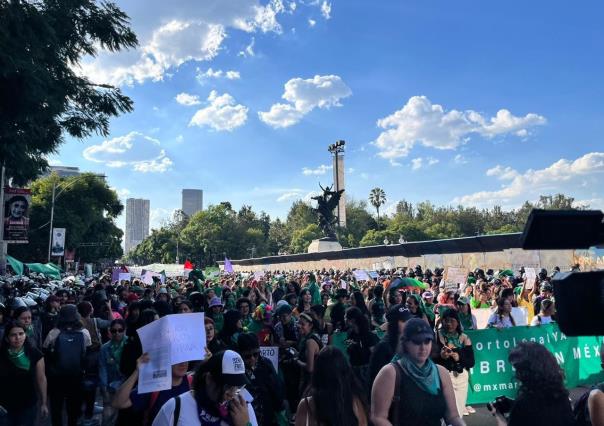 Marchan por el aborto legal, seguro y accesible en Ciudad de México