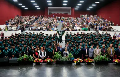 Reconocen mérito académico de alumnos en el Conalep de Tlalnepantla