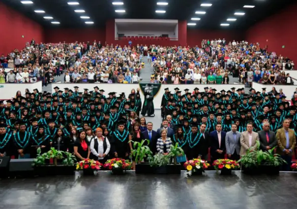 Reconocen mérito académico de alumnos en el Conalep de Tlalnepantla