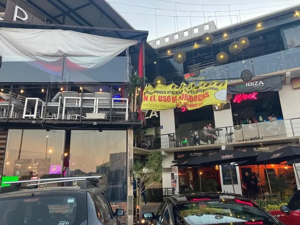 Por violar el reglamento municipal, en Cuatitlán Izcalli han suspendido más de 200 antros, chelerías y restaurantes. Foto: Redes Sociales