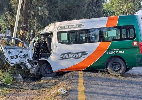 VIDEO: Choca combi de pasajeros en la carretera México-Texcoco, deja dos heridos